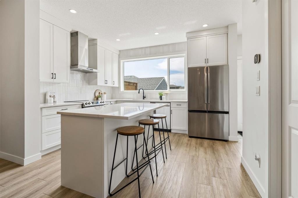 185 Emberside Hollow, Cochrane, AB