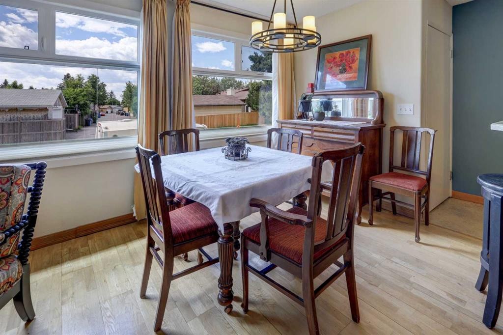 148 Rundlecairn Rise Ne, Calgary, AB - Indoor Photo Showing Dining Room