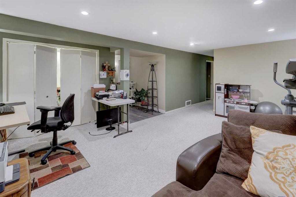 148 Rundlecairn Rise Ne, Calgary, AB - Indoor