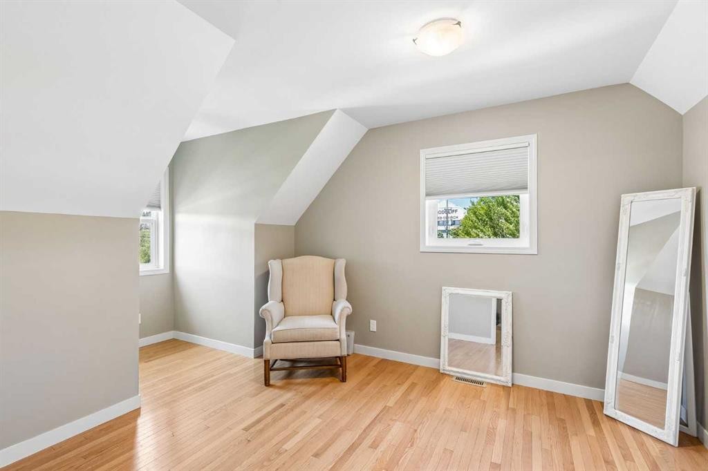 4936 Worcester Drive Sw, Calgary, AB - Indoor
