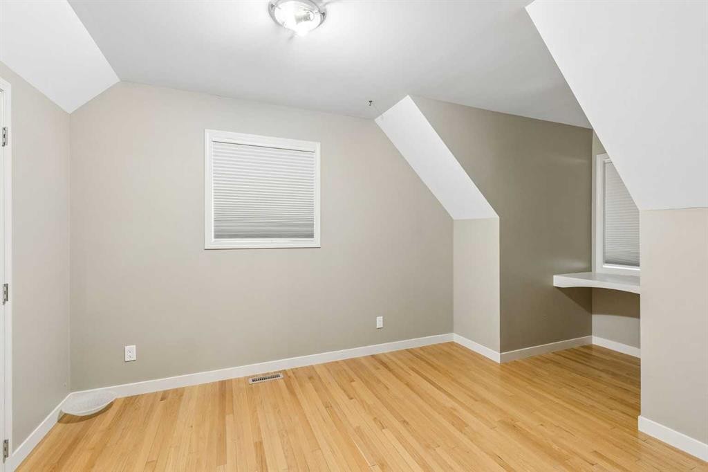 4936 Worcester Drive Sw, Calgary, AB - Indoor Photo Showing Other Room