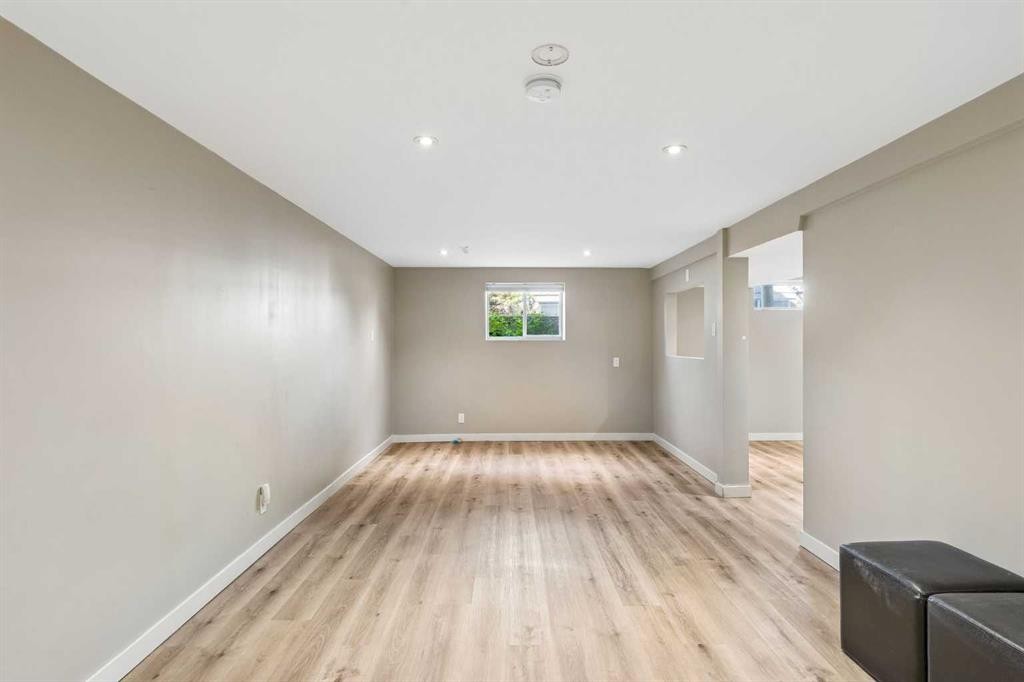 4936 Worcester Drive Sw, Calgary, AB - Indoor Photo Showing Other Room