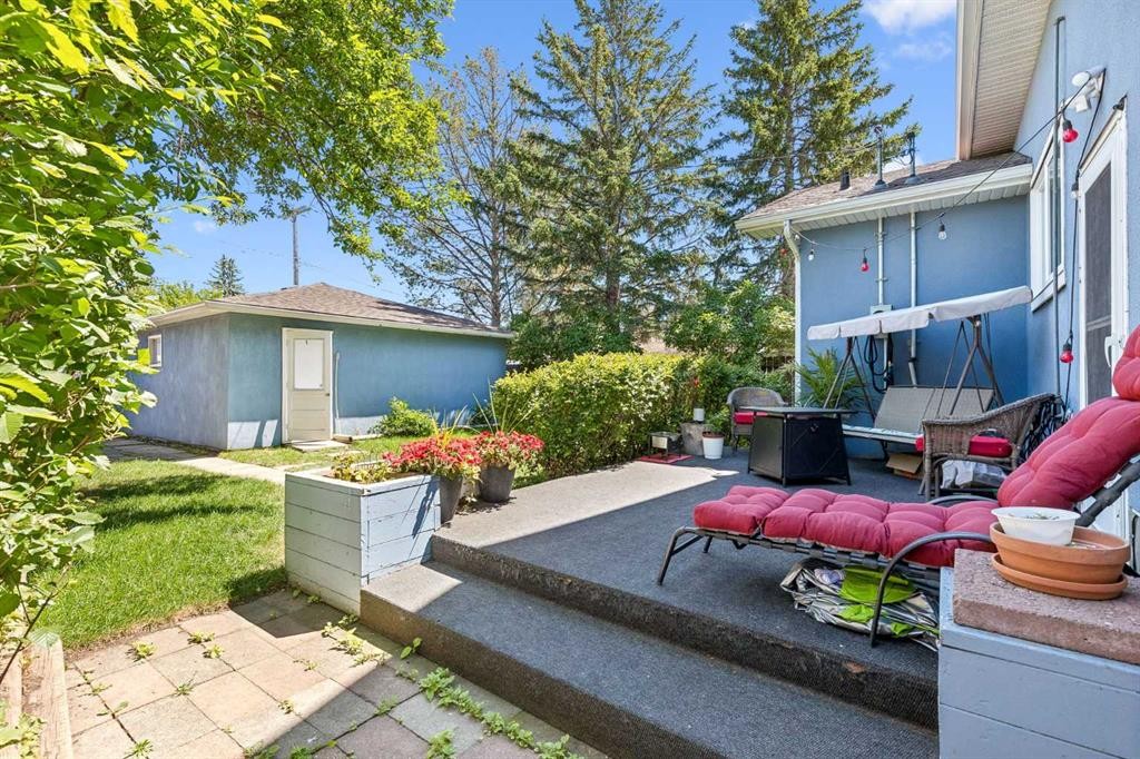 4936 Worcester Drive Sw, Calgary, AB - Outdoor With Exterior