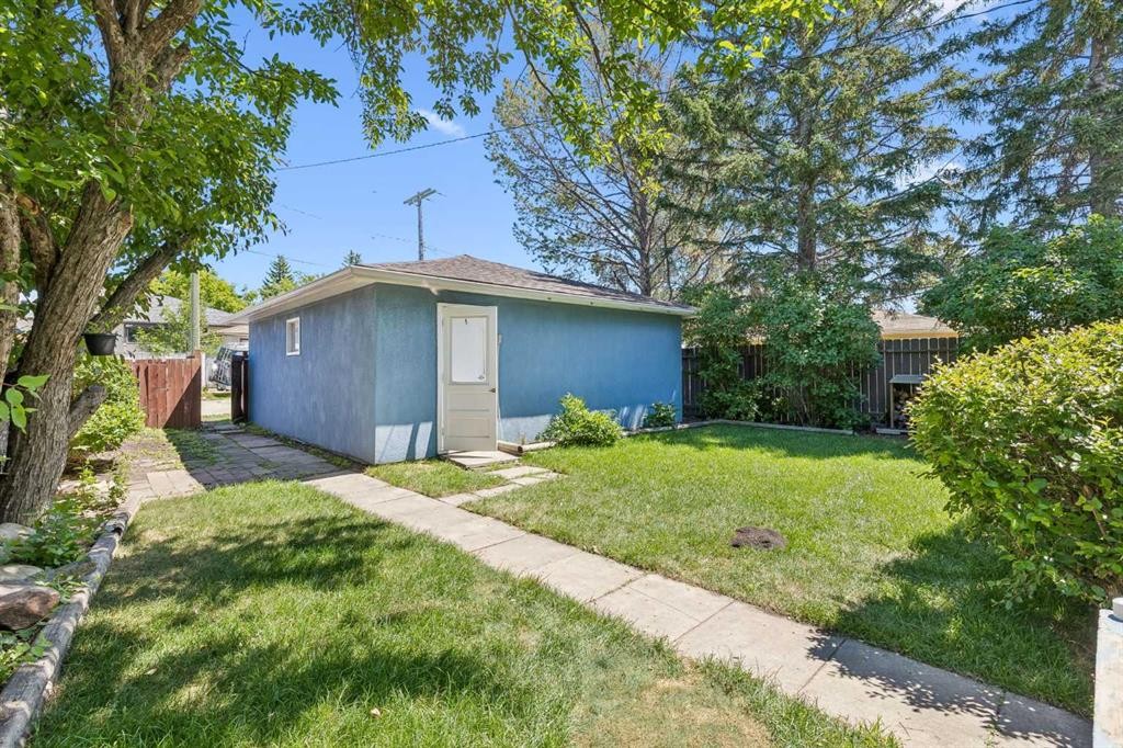 4936 Worcester Drive Sw, Calgary, AB - Outdoor