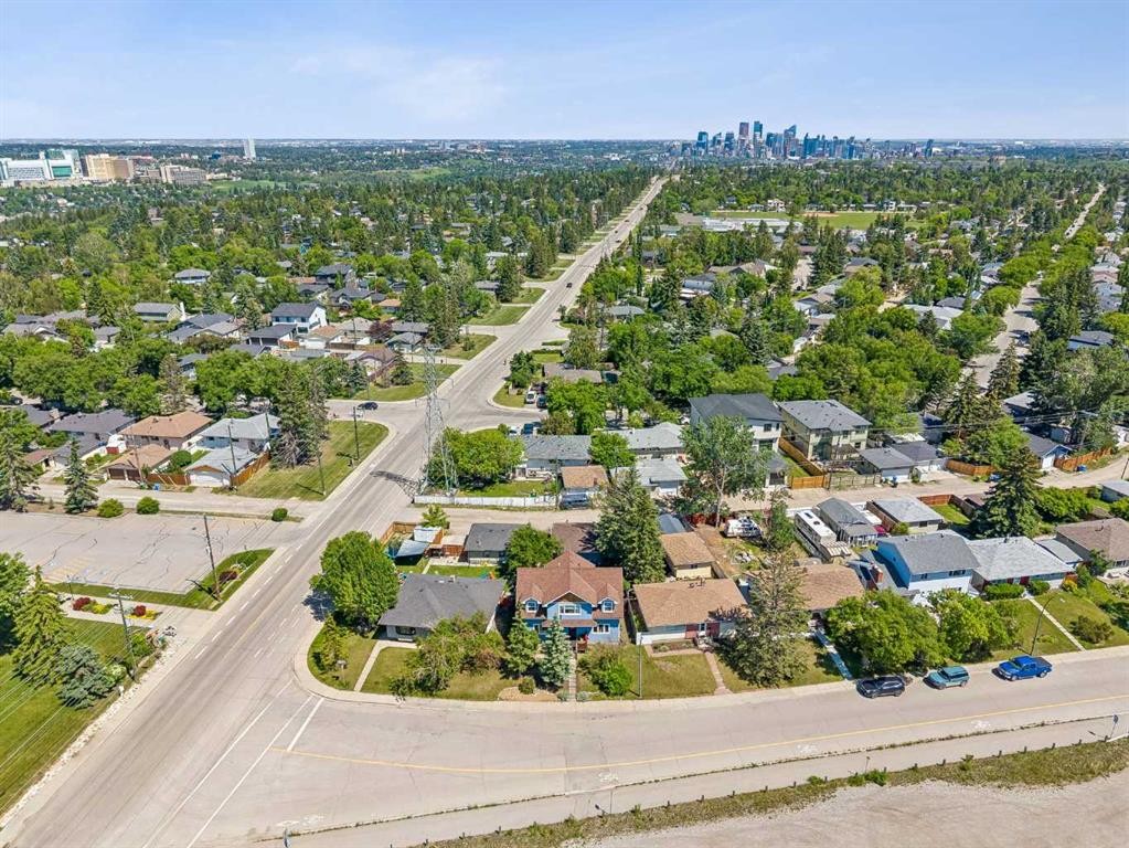 4936 Worcester Drive Sw, Calgary, AB - Outdoor With View