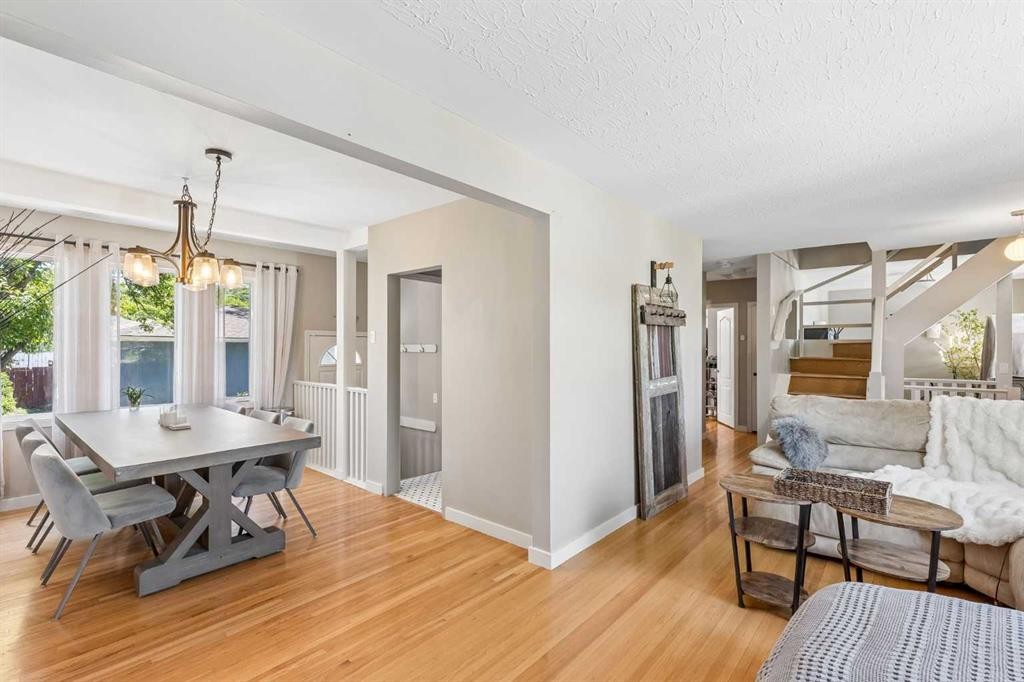 4936 Worcester Drive Sw, Calgary, AB - Indoor