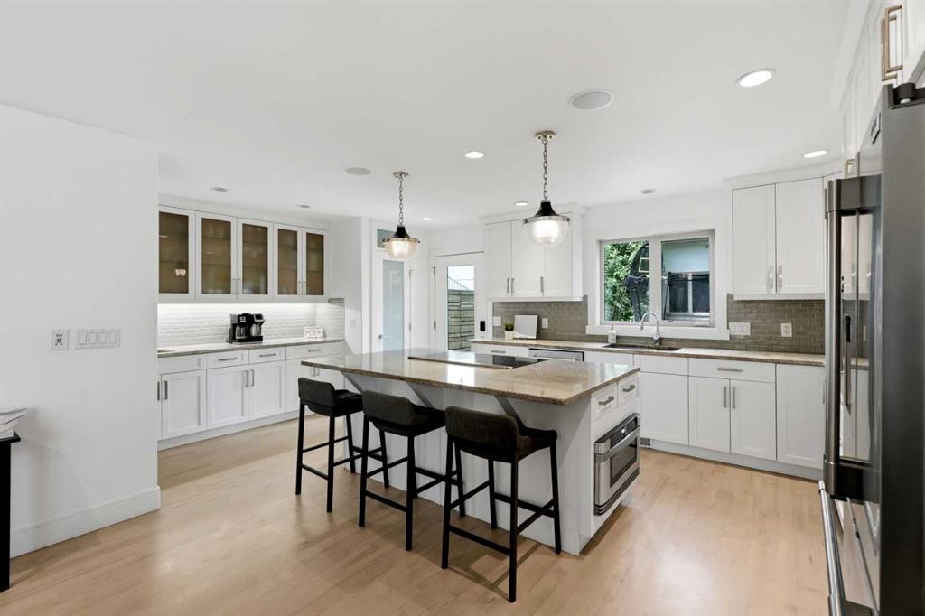 2040 31 Avenue Sw, Calgary, AB