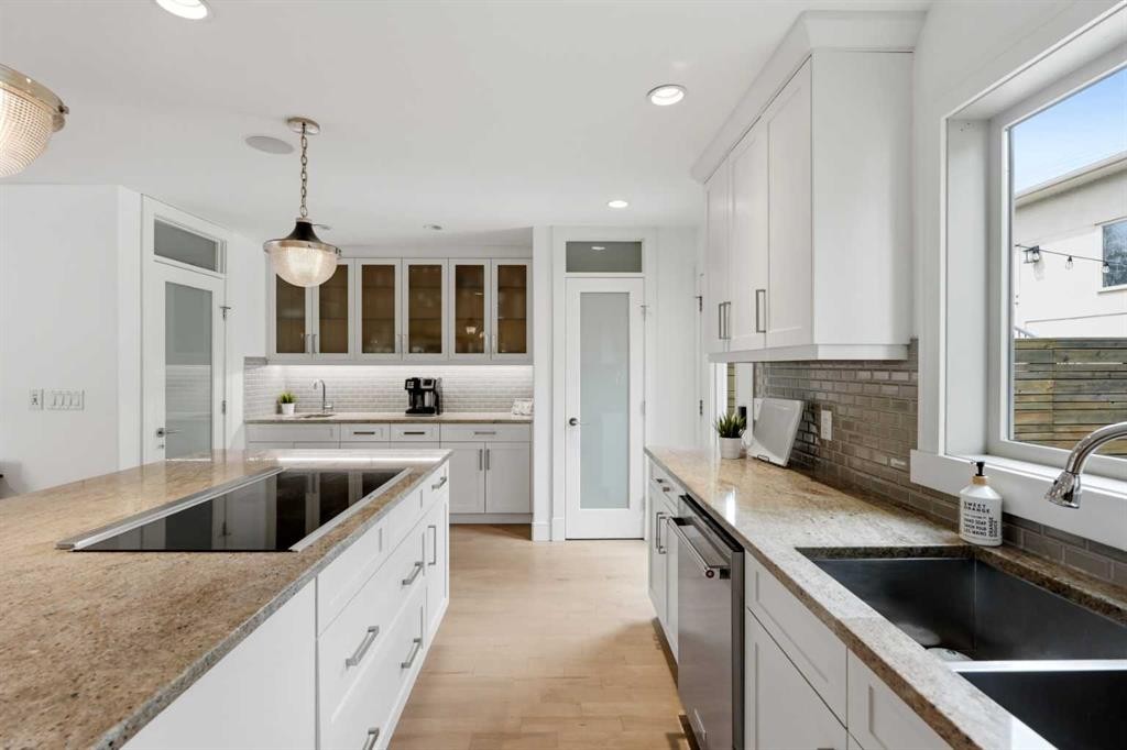 2040 31 Avenue Sw, Calgary, AB
