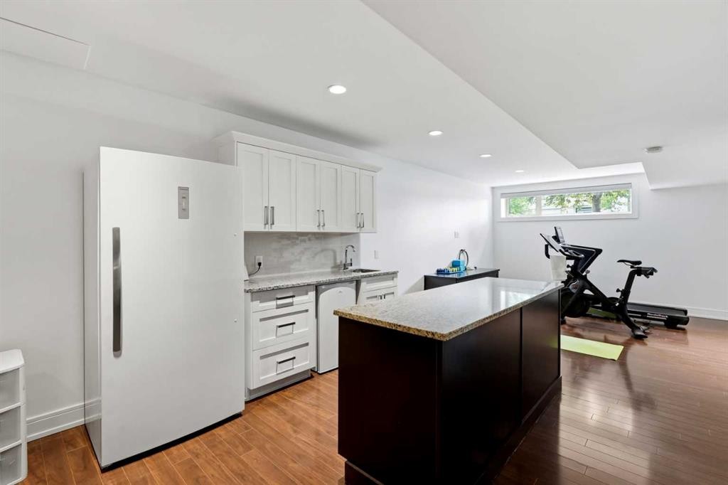 2040 31 Avenue Sw, Calgary, AB