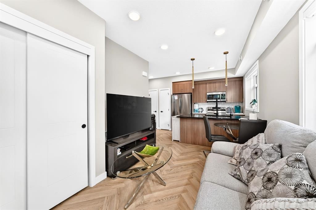 301-562 Seton Circle Se, Calgary, AB