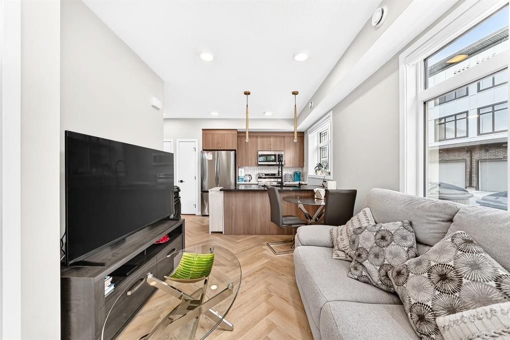 301-562 Seton Circle Se, Calgary, AB