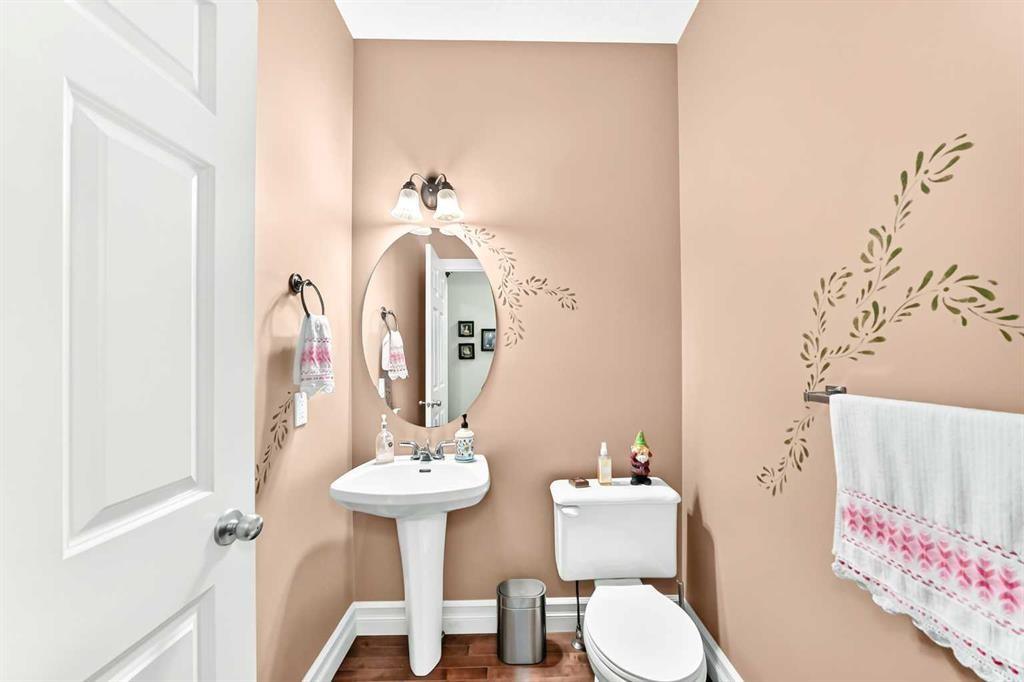 1748 Hidden Creek Way Nw, Calgary, AB - Indoor Photo Showing Bathroom