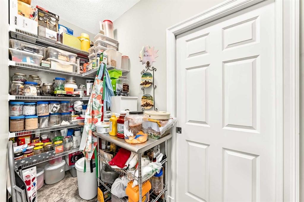 1748 Hidden Creek Way Nw, Calgary, AB - Indoor