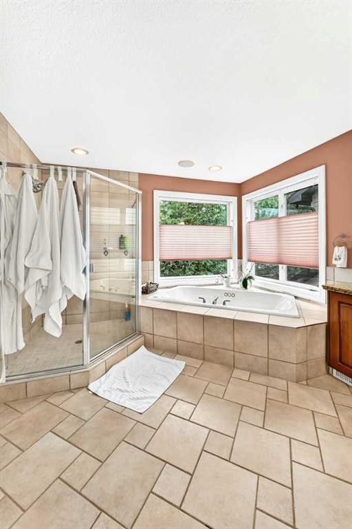 1748 Hidden Creek Way Nw, Calgary, AB - Indoor Photo Showing Bathroom