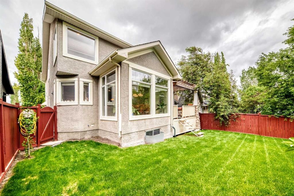 1748 Hidden Creek Way Nw, Calgary, AB - Outdoor