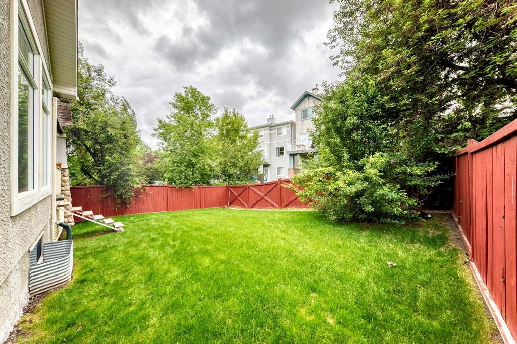 1748 Hidden Creek Way Nw, Calgary, AB - Outdoor