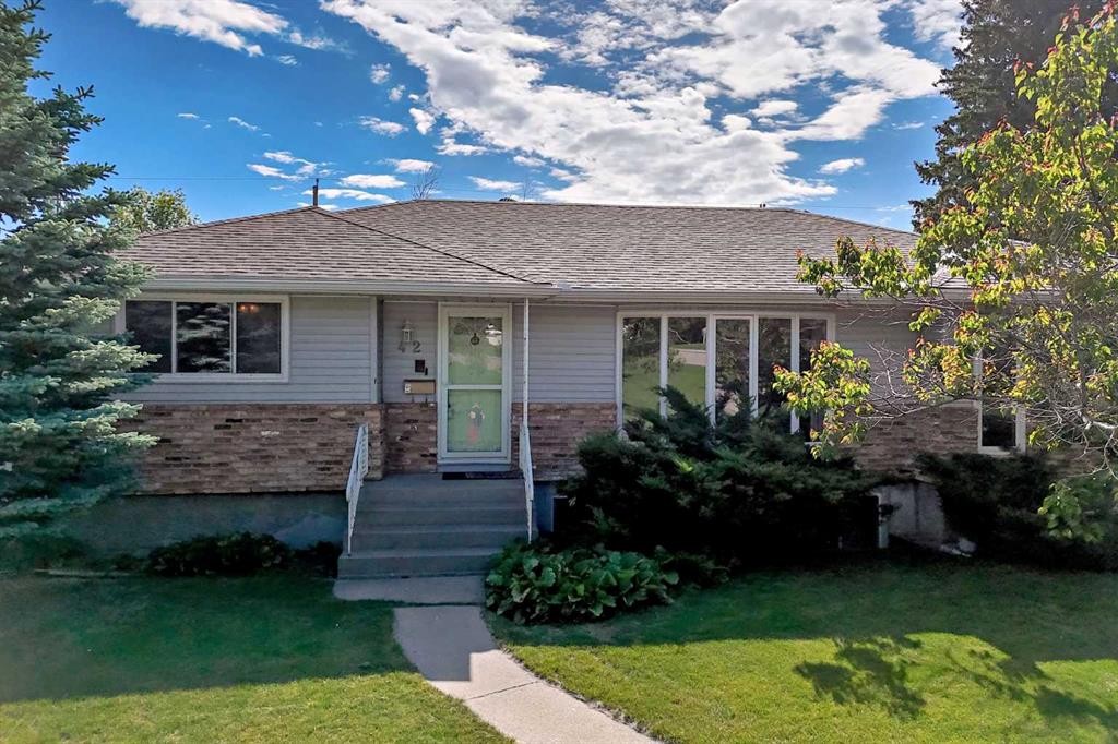 42 Cardiff Drive Nw, Calgary, AB - Outdoor