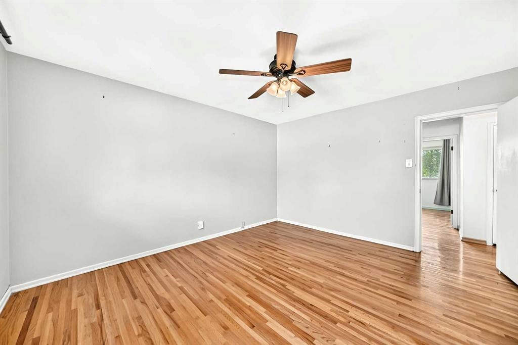 42 Cardiff Drive Nw, Calgary, AB - Indoor Photo Showing Other Room