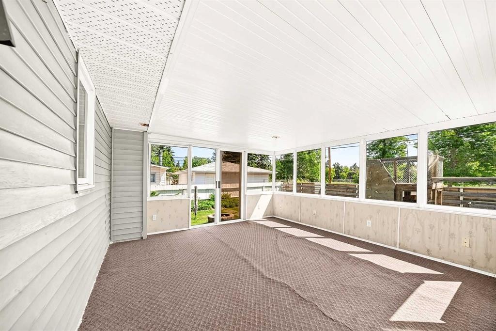 42 Cardiff Drive Nw, Calgary, AB - Outdoor With Exterior