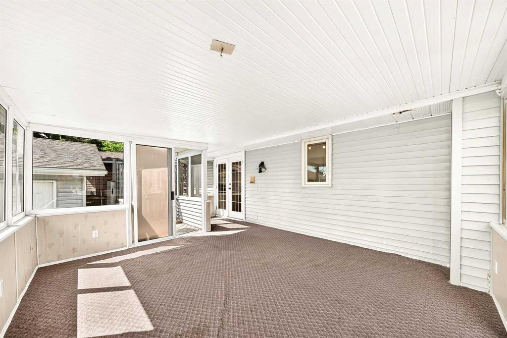 42 Cardiff Drive Nw, Calgary, AB - Outdoor With Exterior