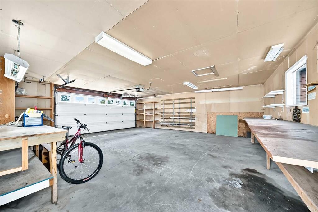 42 Cardiff Drive Nw, Calgary, AB - Indoor Photo Showing Garage