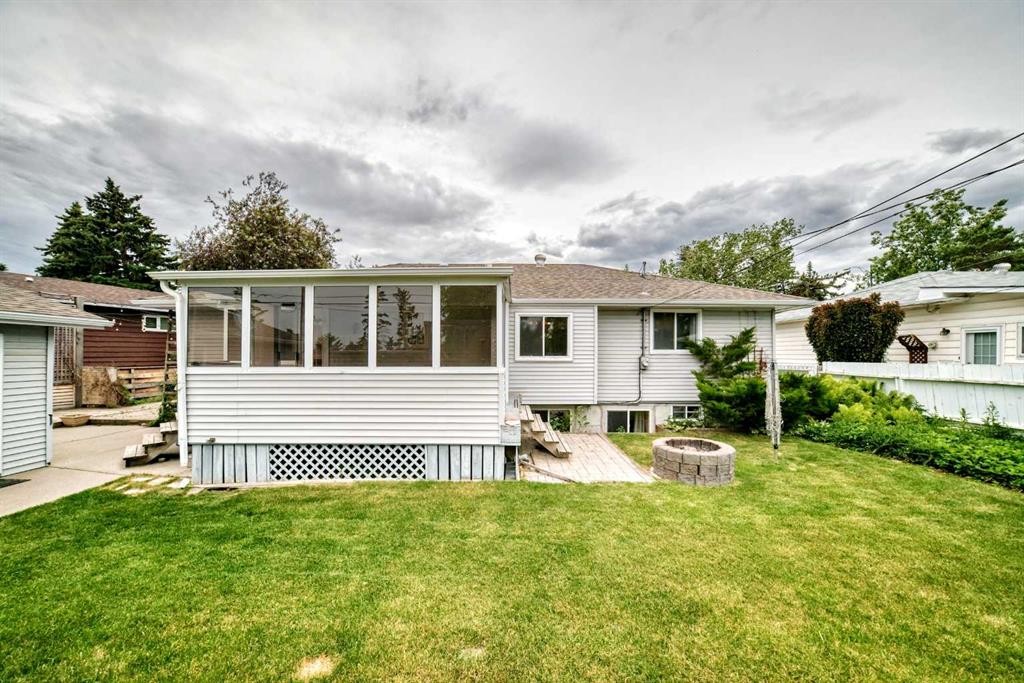 42 Cardiff Drive Nw, Calgary, AB - Outdoor