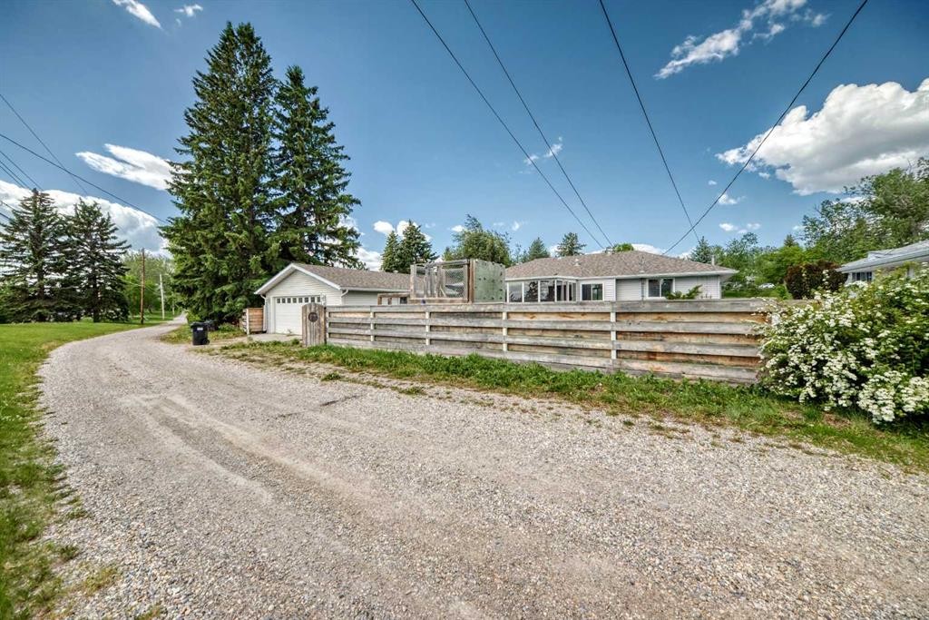 42 Cardiff Drive Nw, Calgary, AB - Outdoor