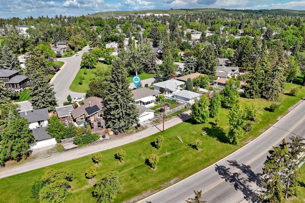 42 Cardiff Drive Nw, Calgary, AB - Outdoor With View