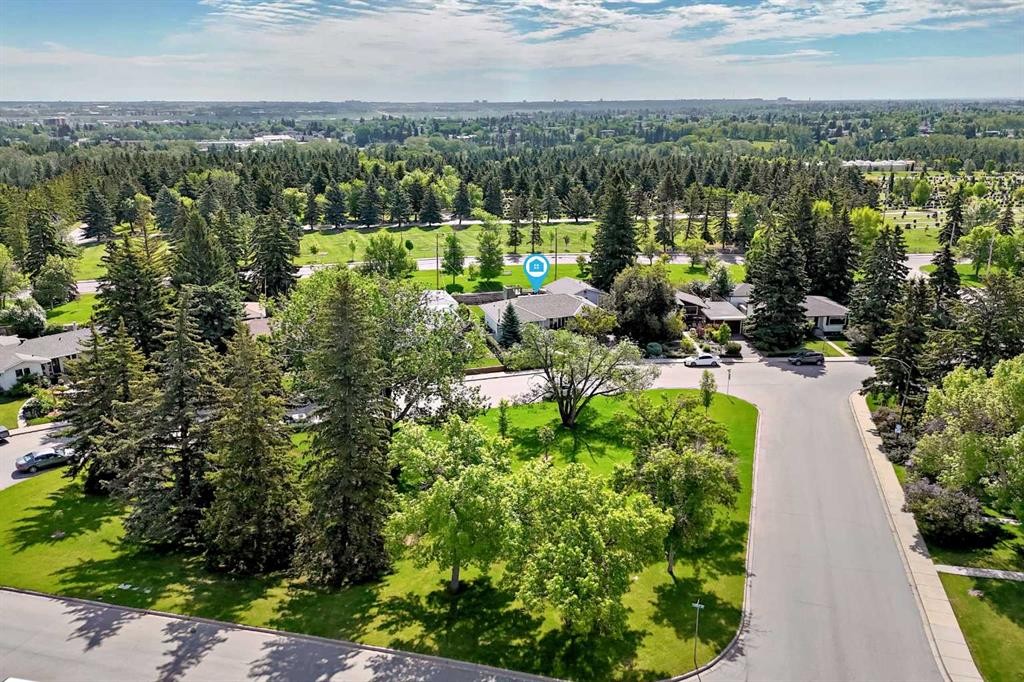 42 Cardiff Drive Nw, Calgary, AB - Outdoor With View
