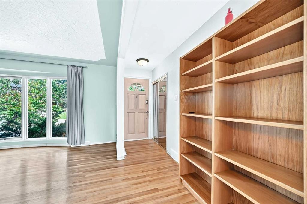 42 Cardiff Drive Nw, Calgary, AB - Indoor