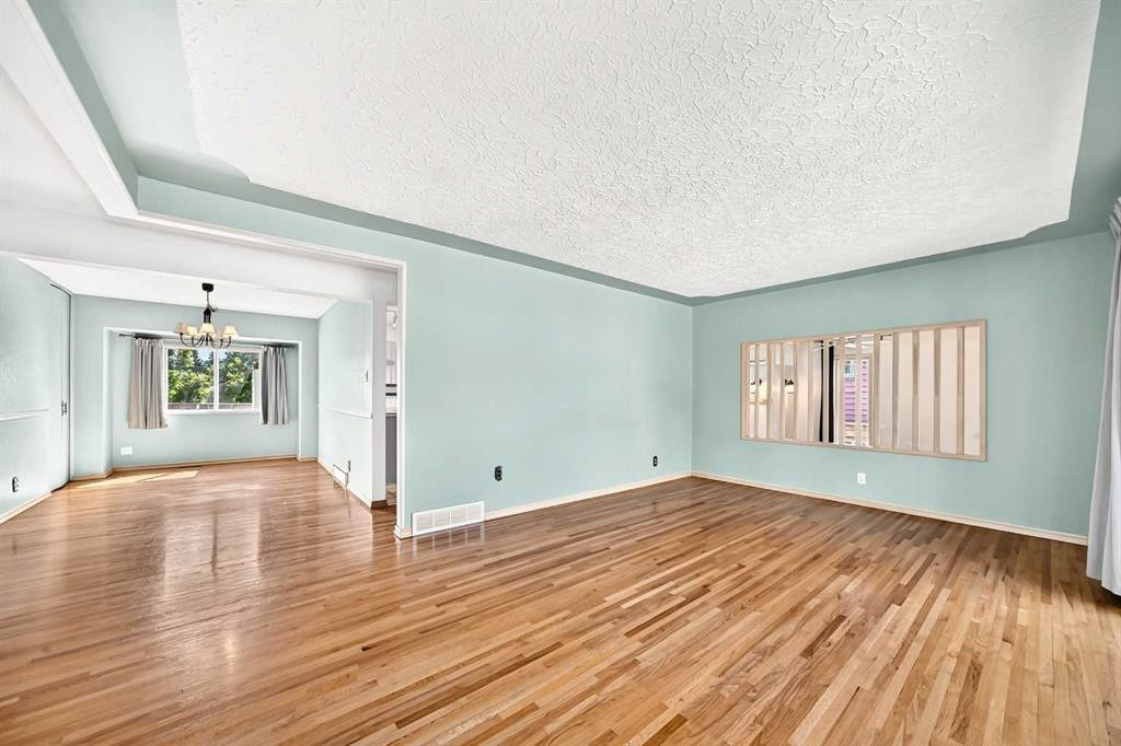 42 Cardiff Drive Nw, Calgary, AB - Indoor