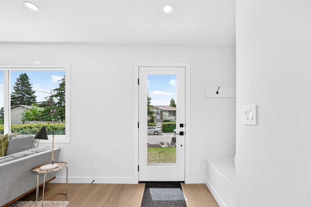 5144 Marian Way Ne, Calgary, AB