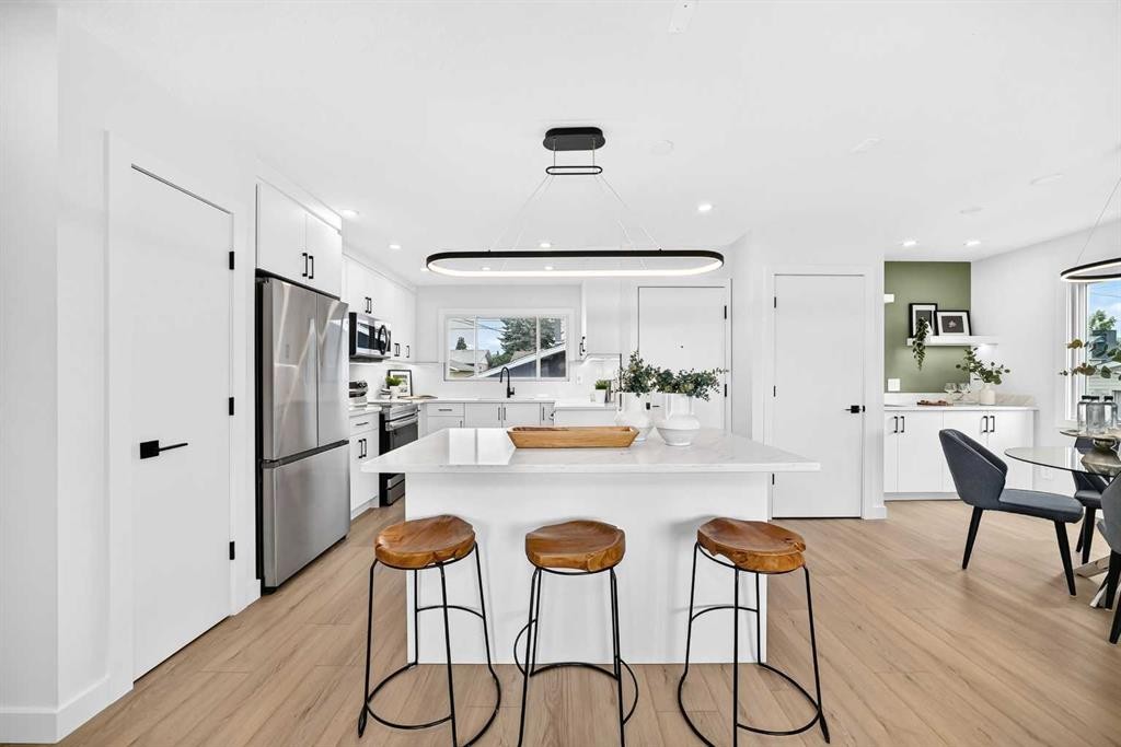 5144 Marian Way Ne, Calgary, AB