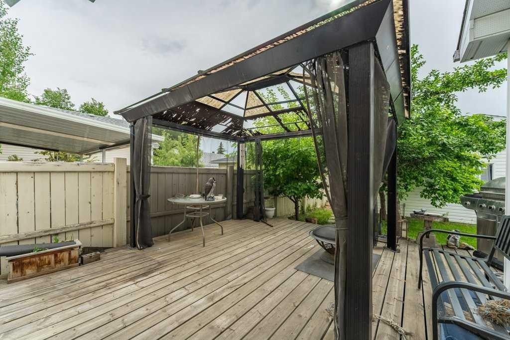 250 Mt Lorette Close Se, Calgary, AB - Outdoor With Deck Patio Veranda With Exterior