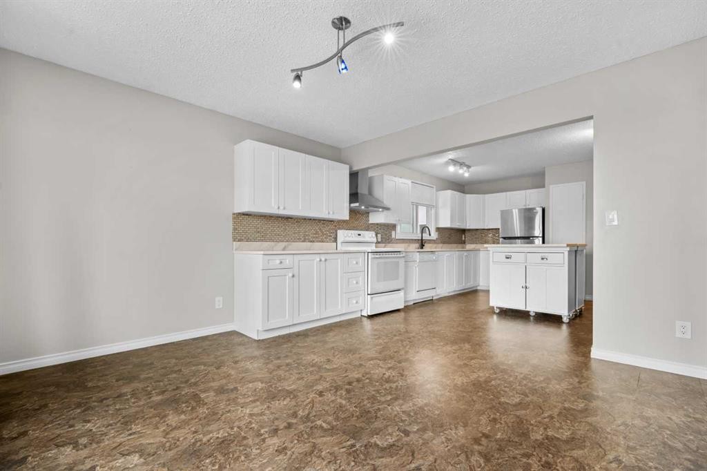 27 Beddington Road Ne, Calgary, AB