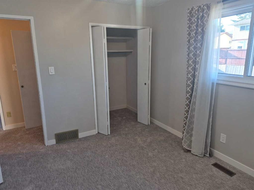 27 Beddington Road Ne, Calgary, AB