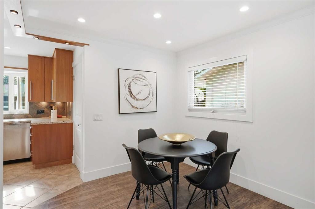 10012 Willowview Road Se, Calgary, AB - Indoor Photo Showing Dining Room