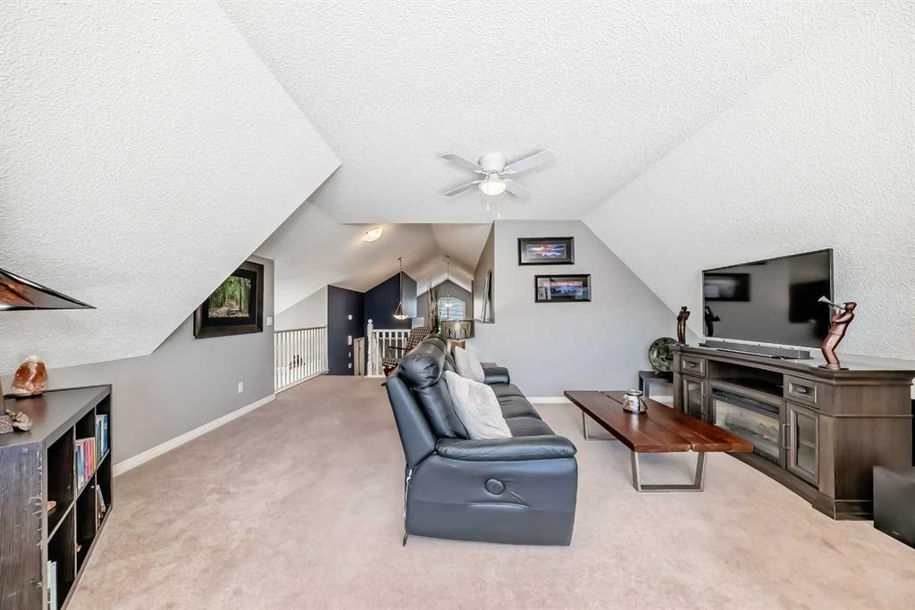 255 Copperfield Manor Se, Calgary, AB