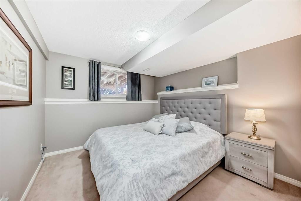 255 Copperfield Manor Se, Calgary, AB