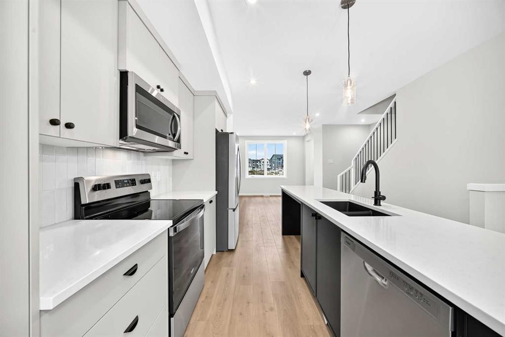 265 Heirloom Way Se, Calgary, AB