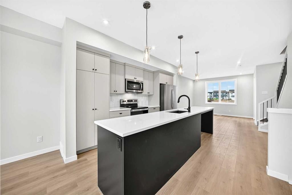 265 Heirloom Way Se, Calgary, AB