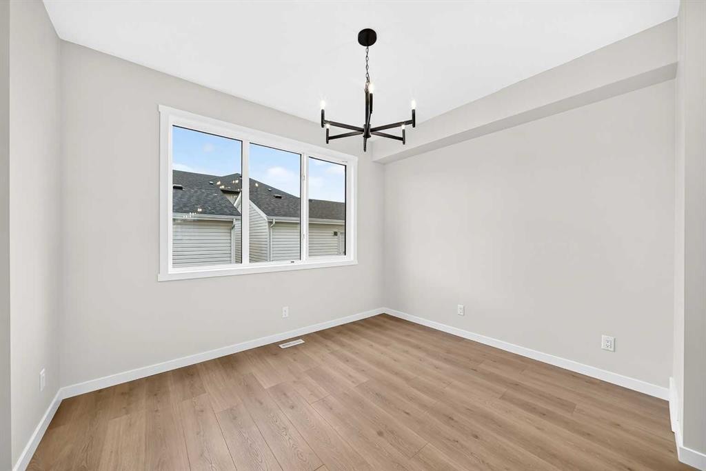 265 Heirloom Way Se, Calgary, AB