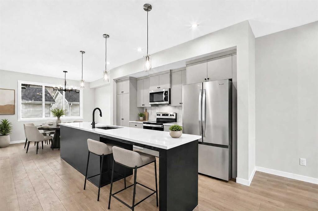 265 Heirloom Way Se, Calgary, AB