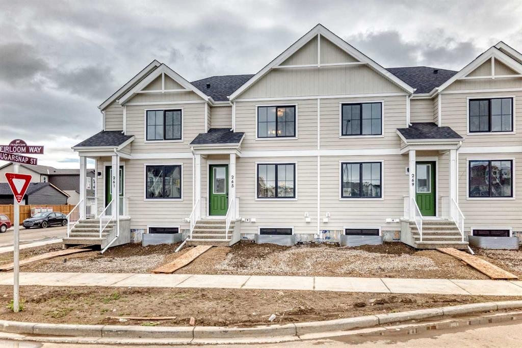 265 Heirloom Way Se, Calgary, AB