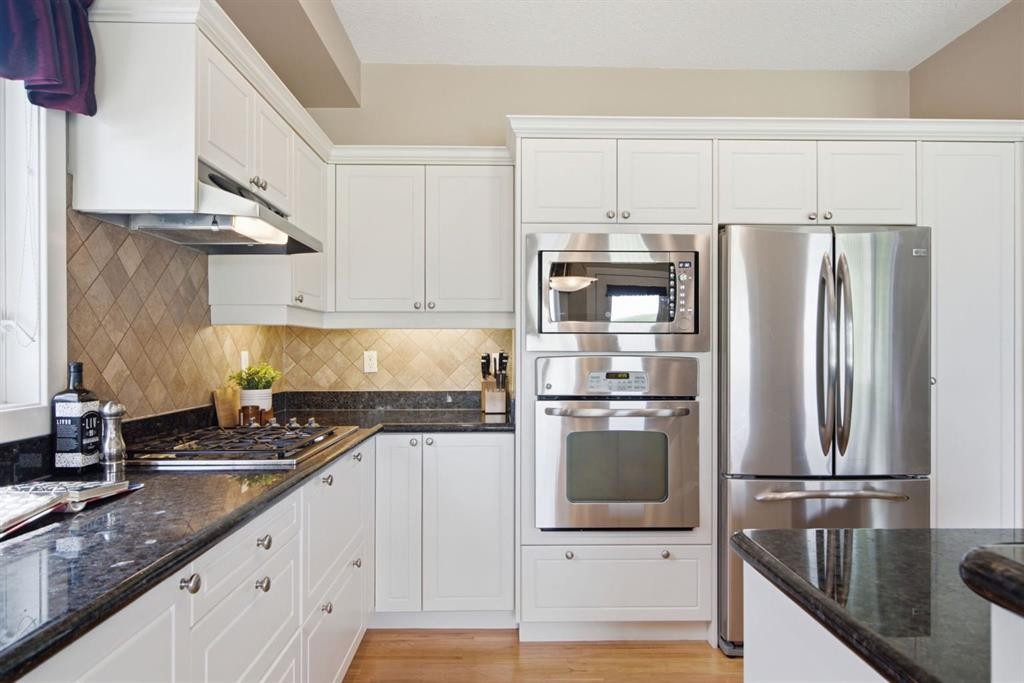 25 Ravine Drive, Heritage Pointe, AB