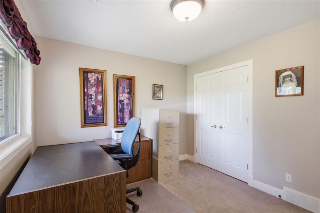 25 Ravine Drive, Heritage Pointe, AB