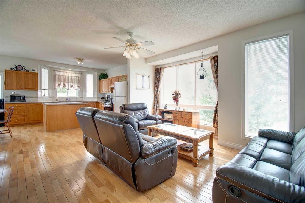 434 9 Street, Beiseker, AB