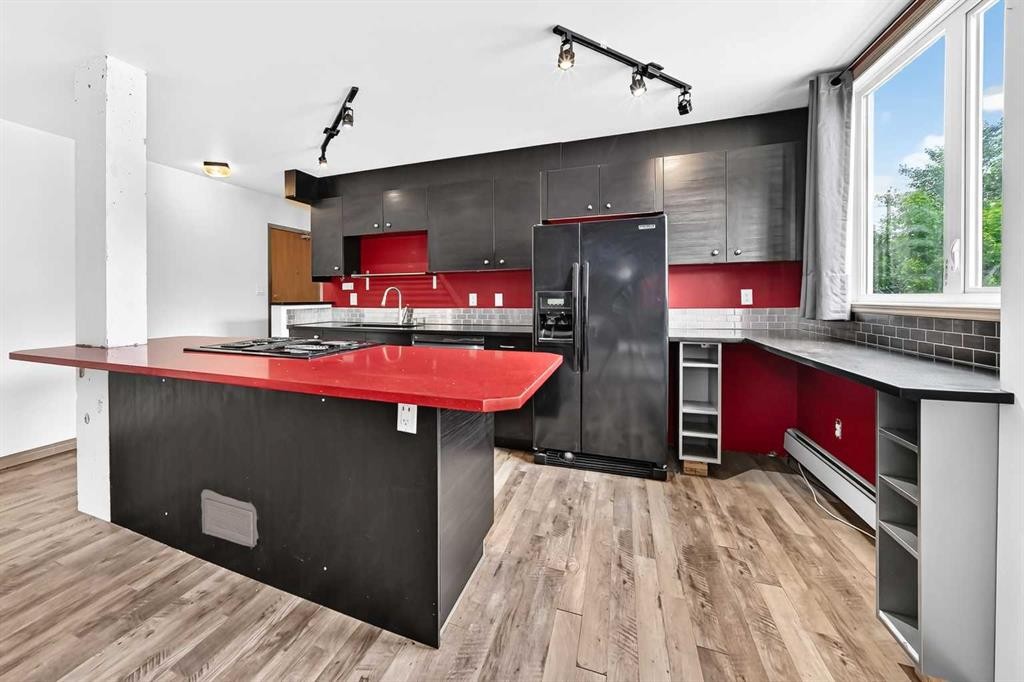 203-310 4 Avenue Ne, Calgary, AB