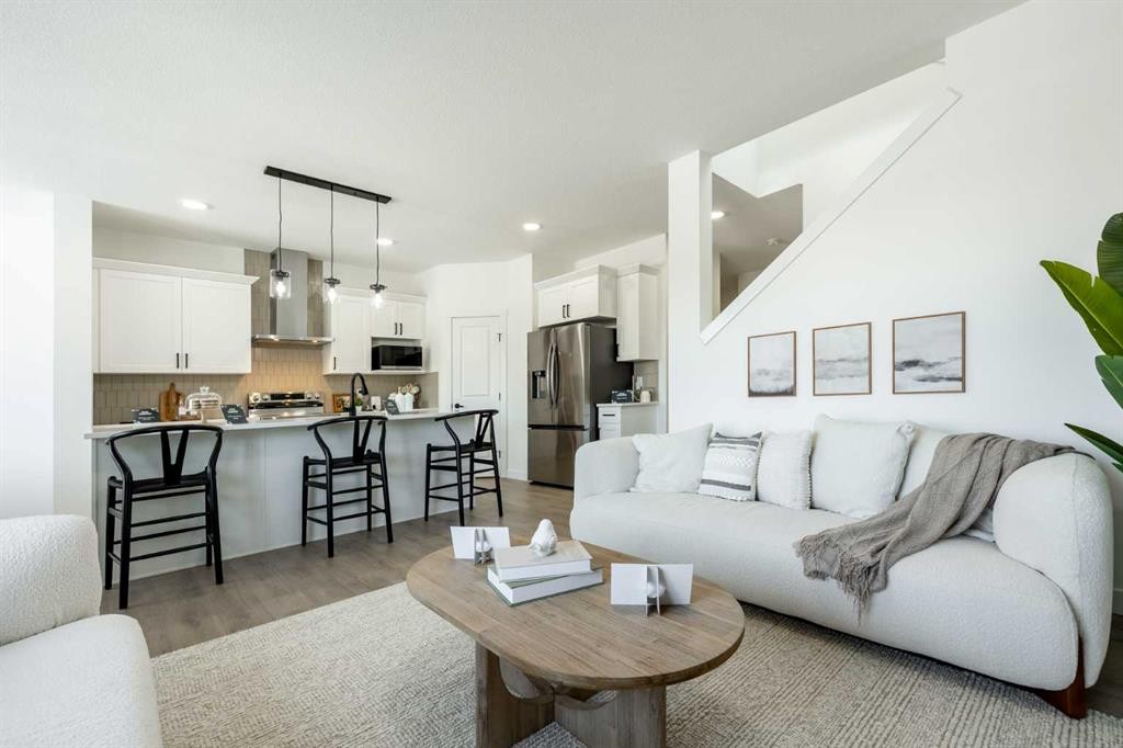 500 Savanna Crescent Ne, Calgary, AB - Indoor Photo Showing Other Room