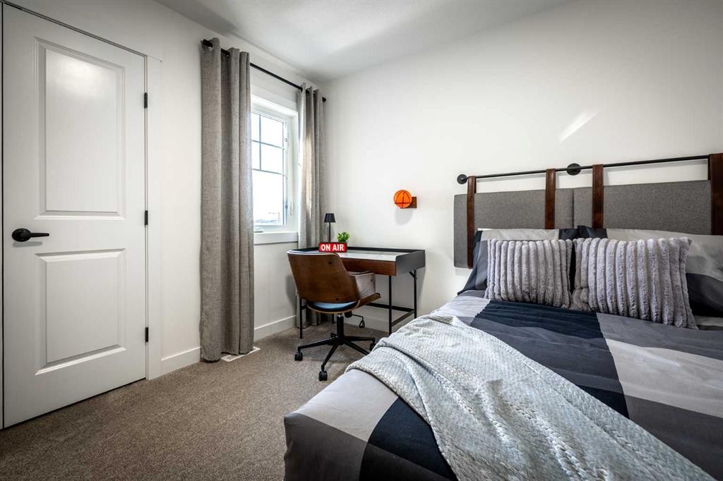 500 Savanna Crescent Ne, Calgary, AB - Indoor Photo Showing Bedroom